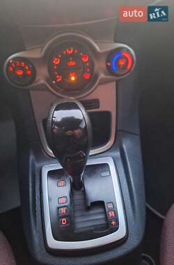 Хэтчбек Ford Fiesta 2009 в 