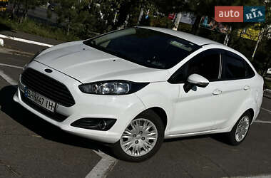 Седан Ford Fiesta 2014 в 