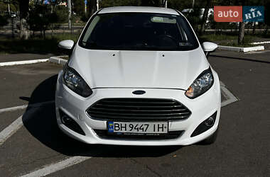 Седан Ford Fiesta 2014 в 