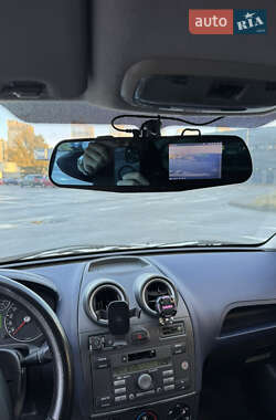 Хэтчбек Ford Fiesta 2007 в 