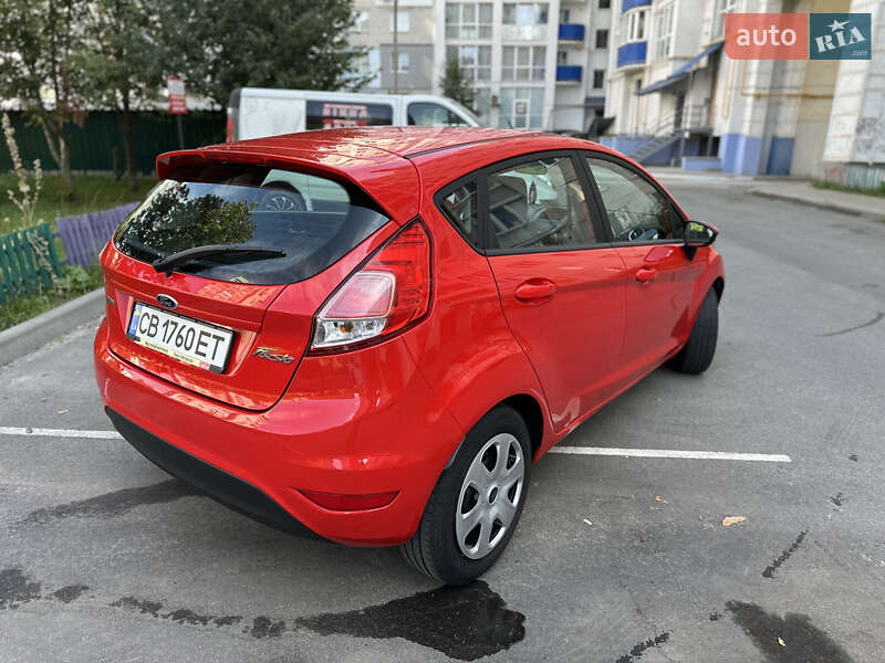 Хэтчбек Ford Fiesta 2016 в Чернигове