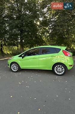 Хэтчбек Ford Fiesta 2014 в 
