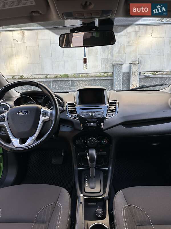 Хетчбек Ford Fiesta 2014 в Сумах
