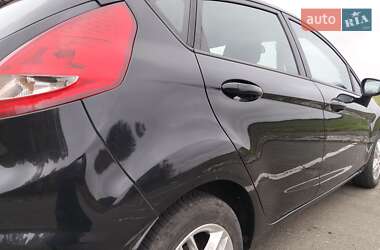Хэтчбек Ford Fiesta 2009 в 