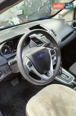 Хэтчбек Ford Fiesta 2018 в 