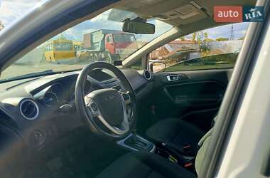 Седан Ford Fiesta 2014 в  фото 4 Седан Ford Fiesta 2014 в