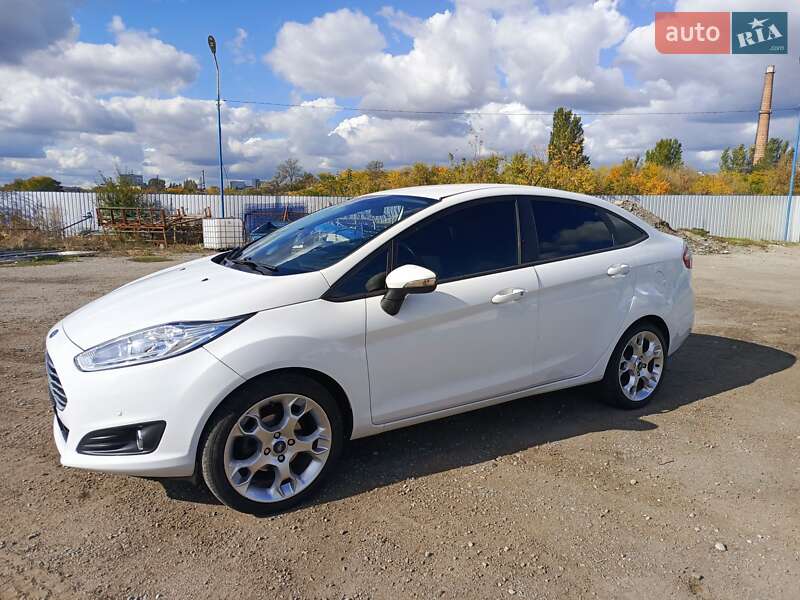 Седан Ford Fiesta 2014 в  фото Седан Ford Fiesta 2014 в