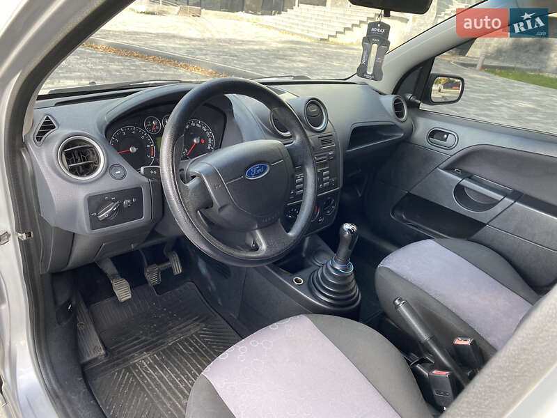 Хетчбек Ford Fiesta 2007 в Мукачевому
