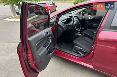 Хэтчбек Ford Fiesta 2013 в 