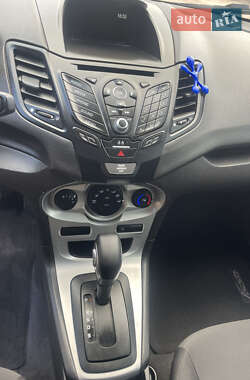 Хэтчбек Ford Fiesta 2018 в 