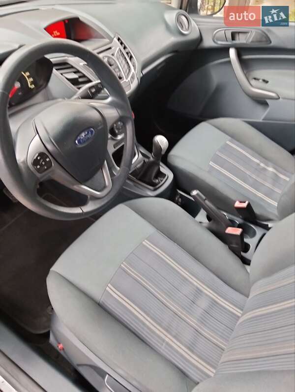 Хетчбек Ford Fiesta 2009 в Конотопі