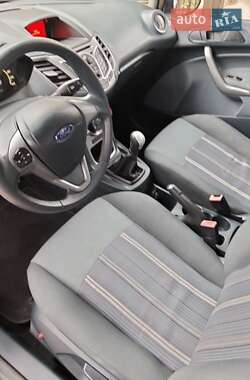 Хэтчбек Ford Fiesta 2009 в 