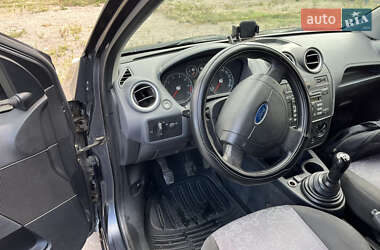Хэтчбек Ford Fiesta 2006 в 