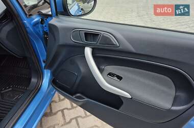 Хэтчбек Ford Fiesta 2012 в 