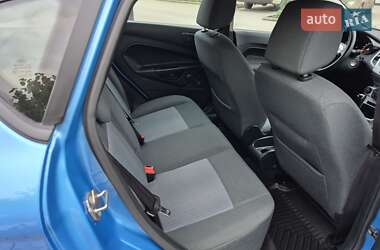 Хэтчбек Ford Fiesta 2012 в 