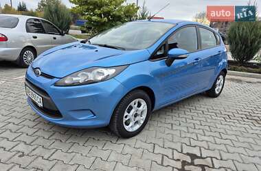 Хэтчбек Ford Fiesta 2012 в 