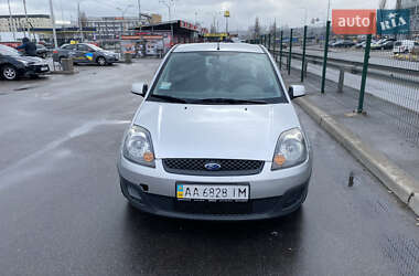 Хэтчбек Ford Fiesta 2006 в Киеве