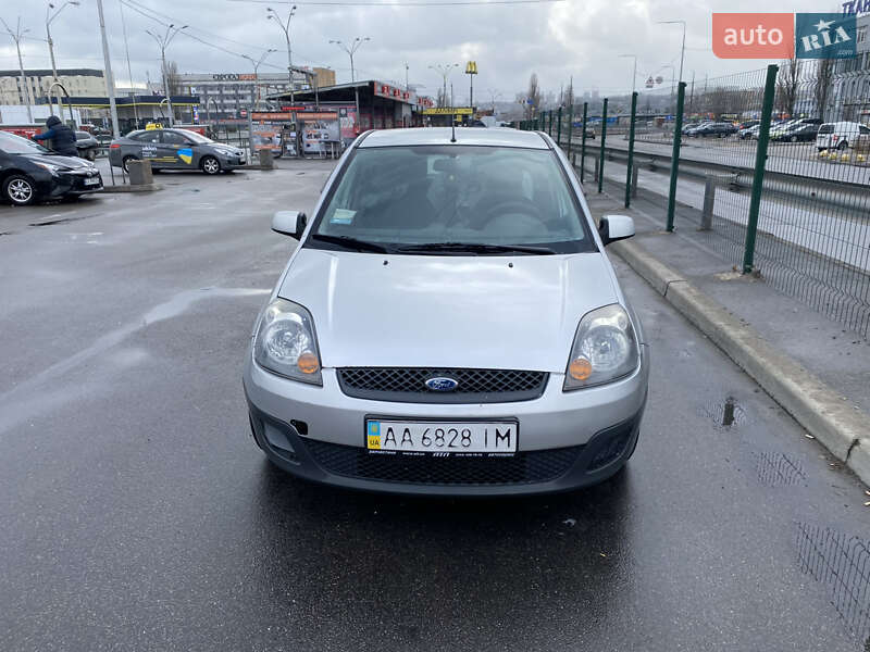 Хетчбек Ford Fiesta 2006 в Києві фото 2 Хетчбек Ford Fiesta 2006 в Києві