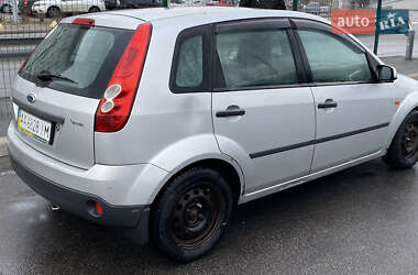 Хэтчбек Ford Fiesta 2006 в 