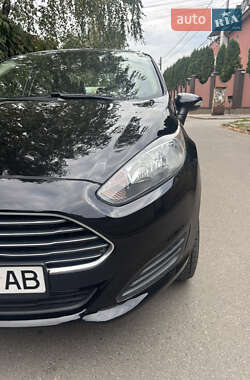 Седан Ford Fiesta 2016 в  фото 4 Седан Ford Fiesta 2016 в