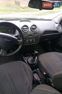 Хетчбек Ford Fiesta 2008 в  фото 9 Хетчбек Ford Fiesta 2008 в