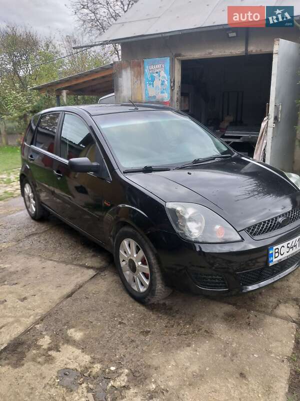 Хетчбек Ford Fiesta 2008 в  фото Хетчбек Ford Fiesta 2008 в