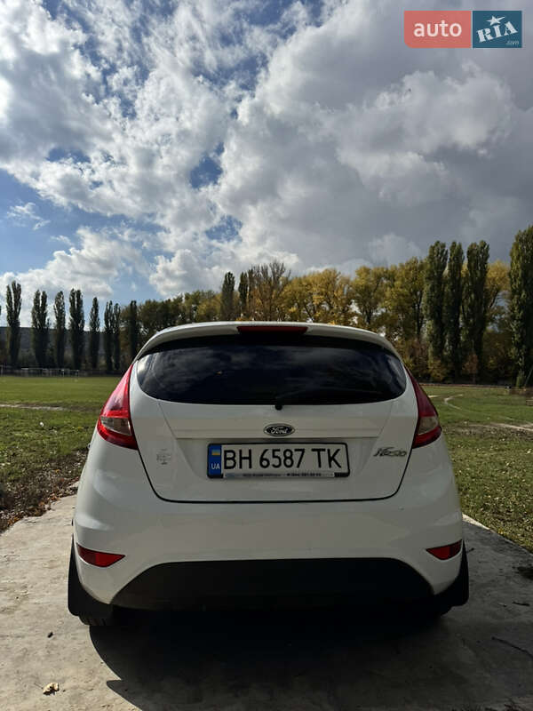 Хэтчбек Ford Fiesta 2012 в Ананьеве