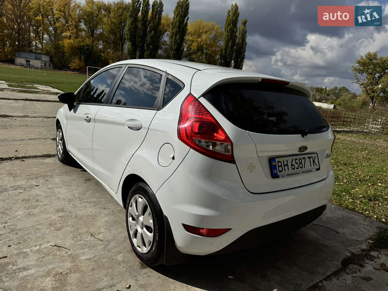 Хэтчбек Ford Fiesta 2012 в Ананьеве