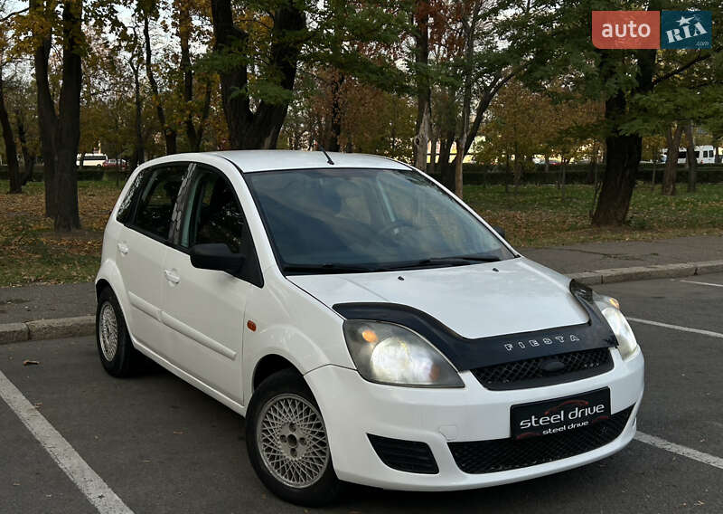 Хэтчбек Ford Fiesta 2007 в Николаеве