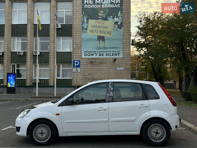 Хэтчбек Ford Fiesta 2007 в Николаеве