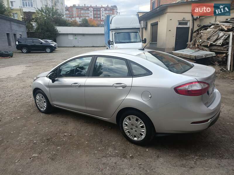 Седан Ford Fiesta 2017 в Ивано-Франковске