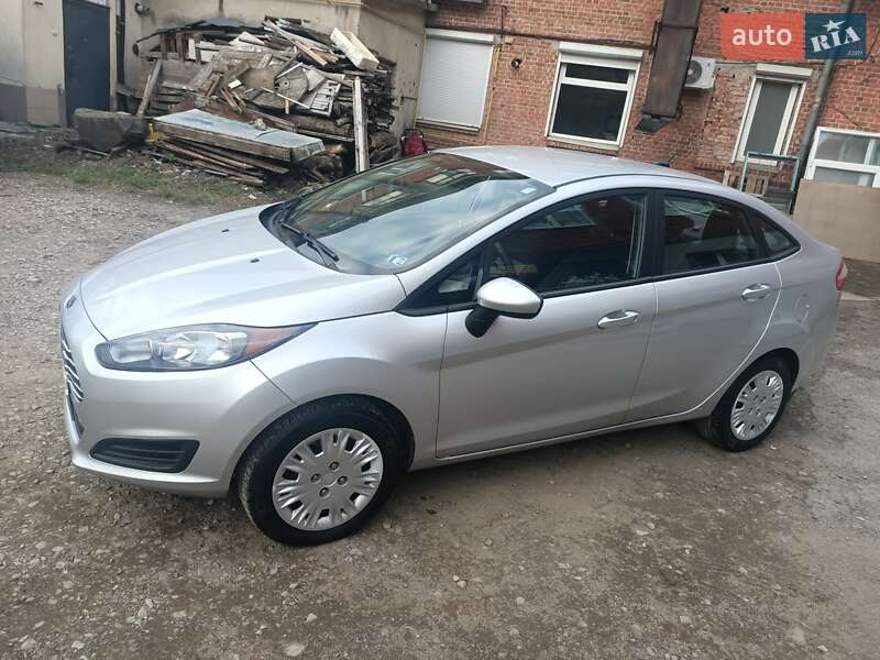 Седан Ford Fiesta 2017 в Ивано-Франковске