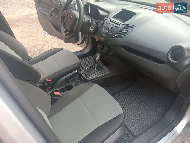 Седан Ford Fiesta 2017 в Ивано-Франковске