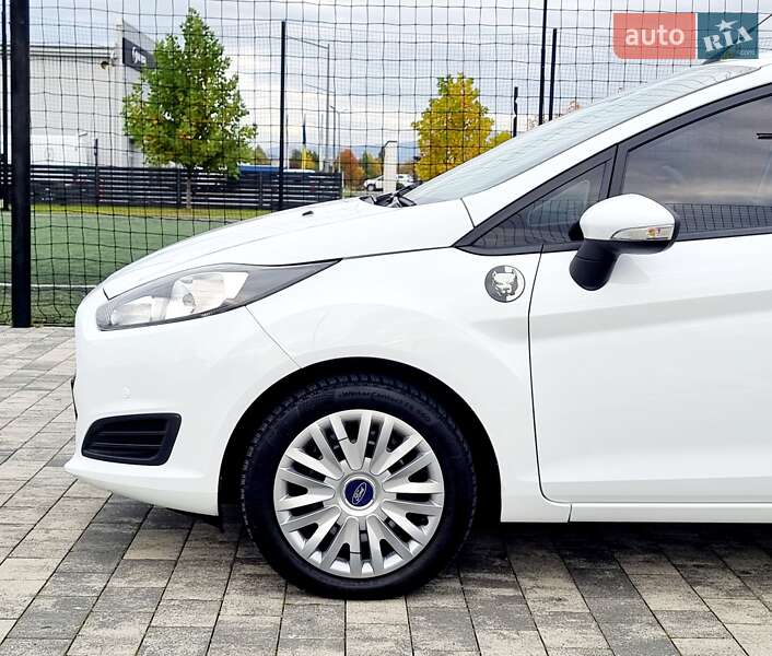 Хэтчбек Ford Fiesta 2014 в Мукачево