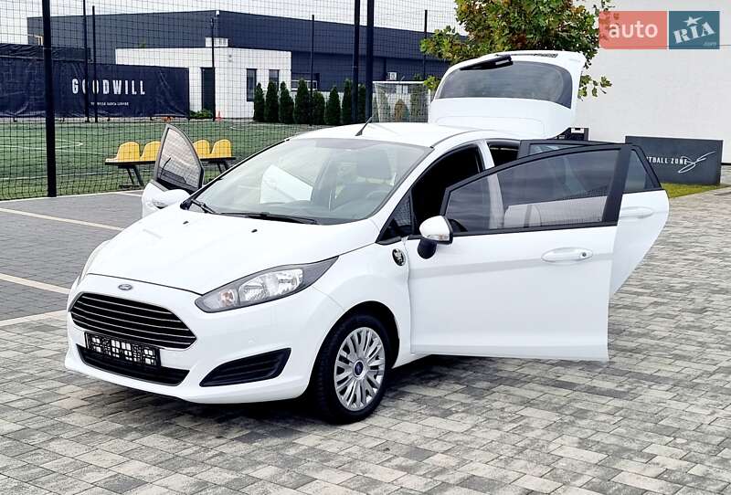 Хэтчбек Ford Fiesta 2014 в Мукачево