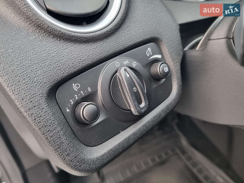 Хэтчбек Ford Fiesta 2014 в Мукачево