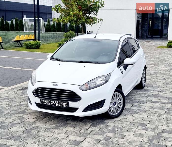 Хэтчбек Ford Fiesta 2014 в Мукачево