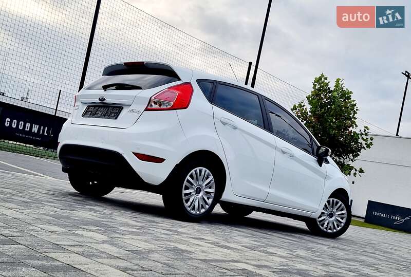 Хэтчбек Ford Fiesta 2014 в Мукачево