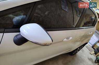 Хетчбек Ford Fiesta 2012 в 