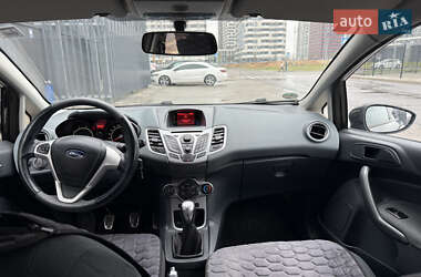 Хетчбек Ford Fiesta 2011 в  фото 7 Хетчбек Ford Fiesta 2011 в