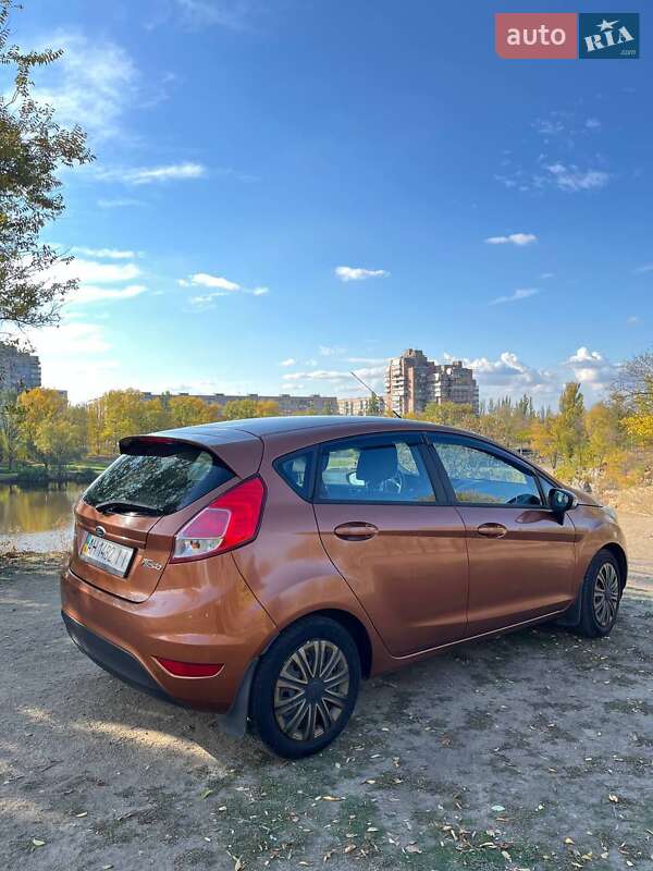 Хэтчбек Ford Fiesta 2013 в Днепре