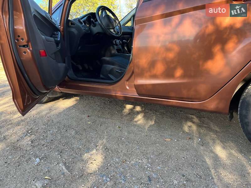 Хэтчбек Ford Fiesta 2013 в Днепре