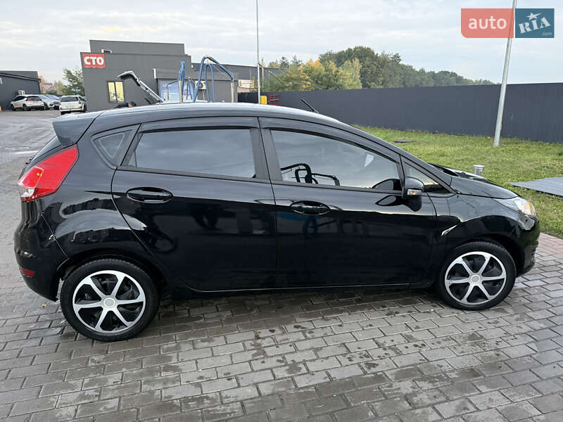 Хэтчбек Ford Fiesta 2016 в Киеве фото 5 Хэтчбек Ford Fiesta 2016 в Киеве