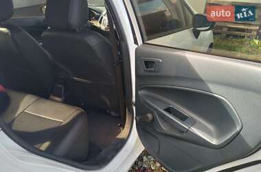 Хэтчбек Ford Fiesta 2012 в 