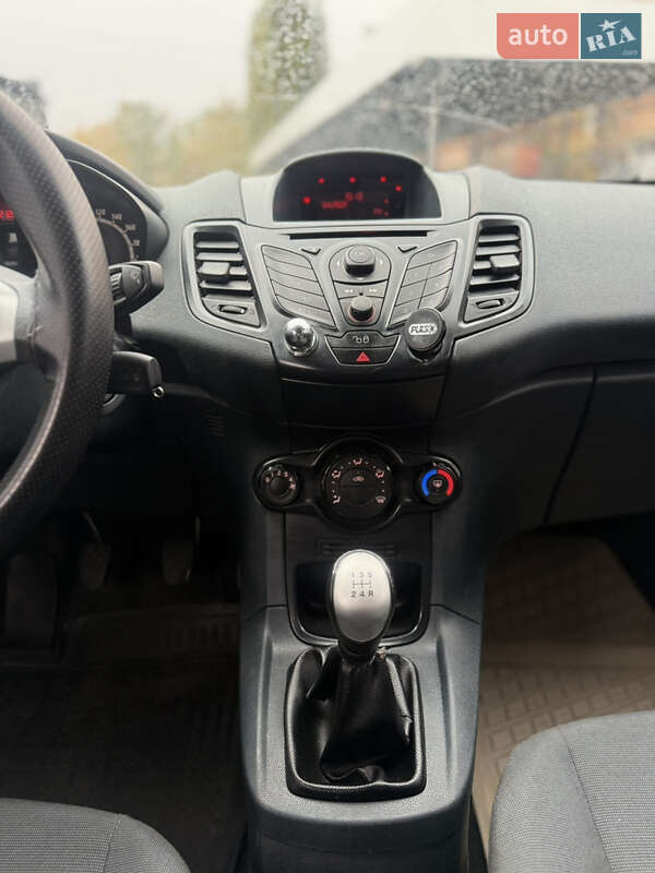 Хетчбек Ford Fiesta 2012 в Лубнах фото 16 Хетчбек Ford Fiesta 2012 в Лубнах