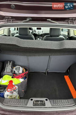 Хэтчбек Ford Fiesta 2011 в 