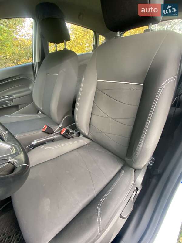 Хэтчбек Ford Fiesta 2017 в Вишневом фото 6 Хэтчбек Ford Fiesta 2017 в Вишневом