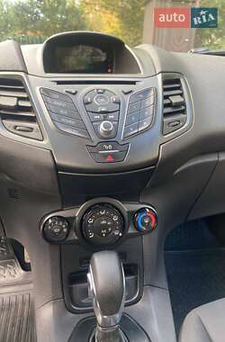 Хэтчбек Ford Fiesta 2017 в 