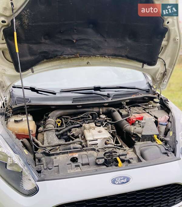 Хэтчбек Ford Fiesta 2017 в Вишневом фото 14 Хэтчбек Ford Fiesta 2017 в Вишневом