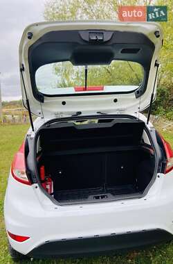 Хэтчбек Ford Fiesta 2017 в 